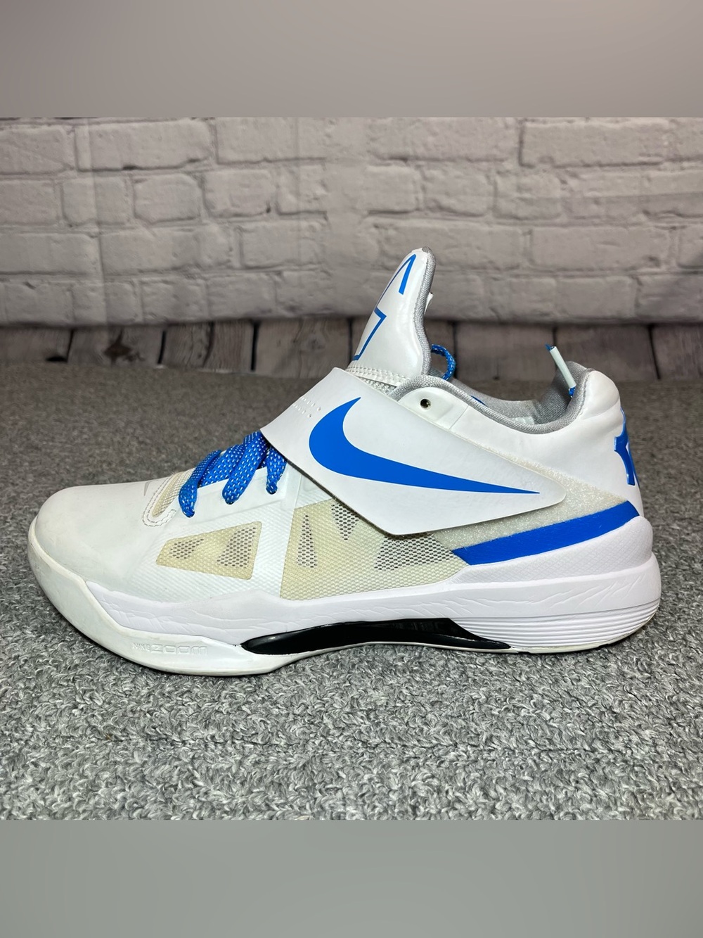 Nike KD 4 QS Think 16 Thunderstruck Men's Size 10 AQ5103-100 Battle Tested